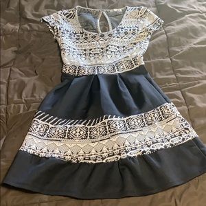 Black/white dress